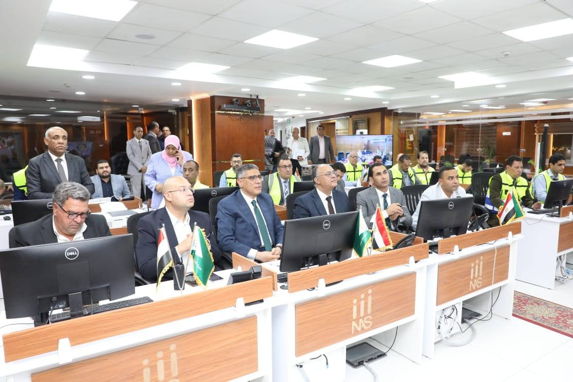 محافظ الجيزة يتابع غلق صناديق الاقتراع