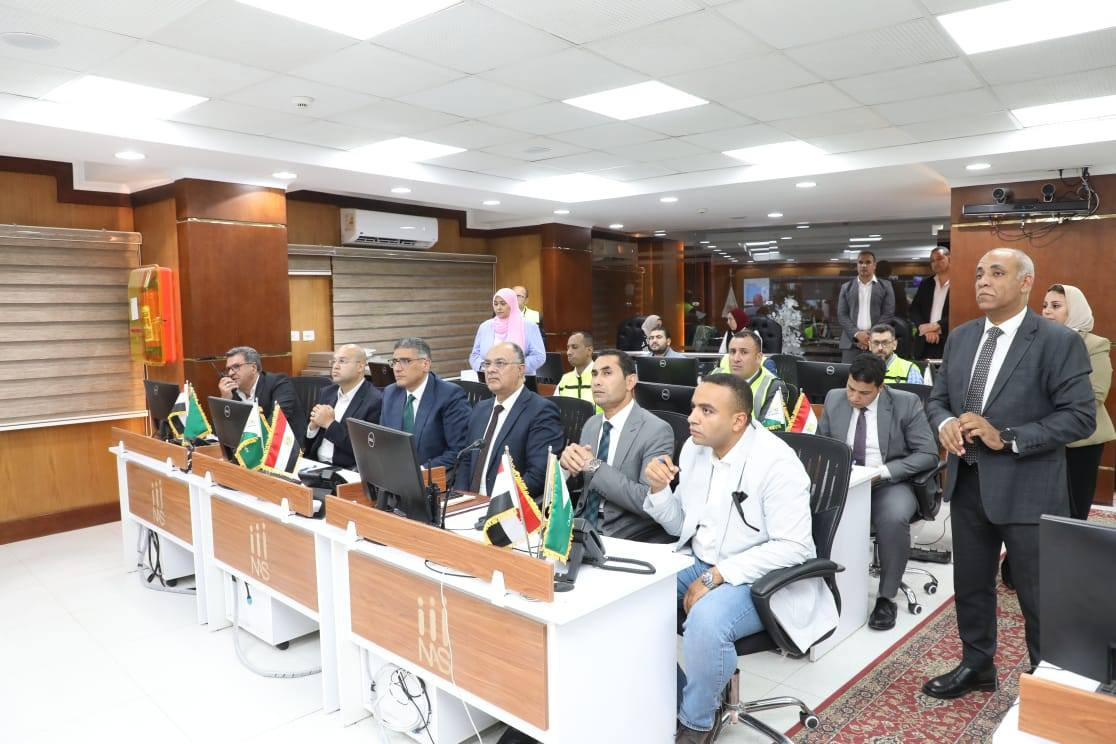 محافظ الجيزة يتابع غلق صناديق الاقتراع