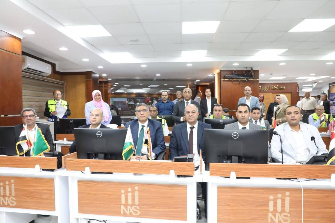 محافظ الجيزة يتابع غلق صناديق الاقتراع