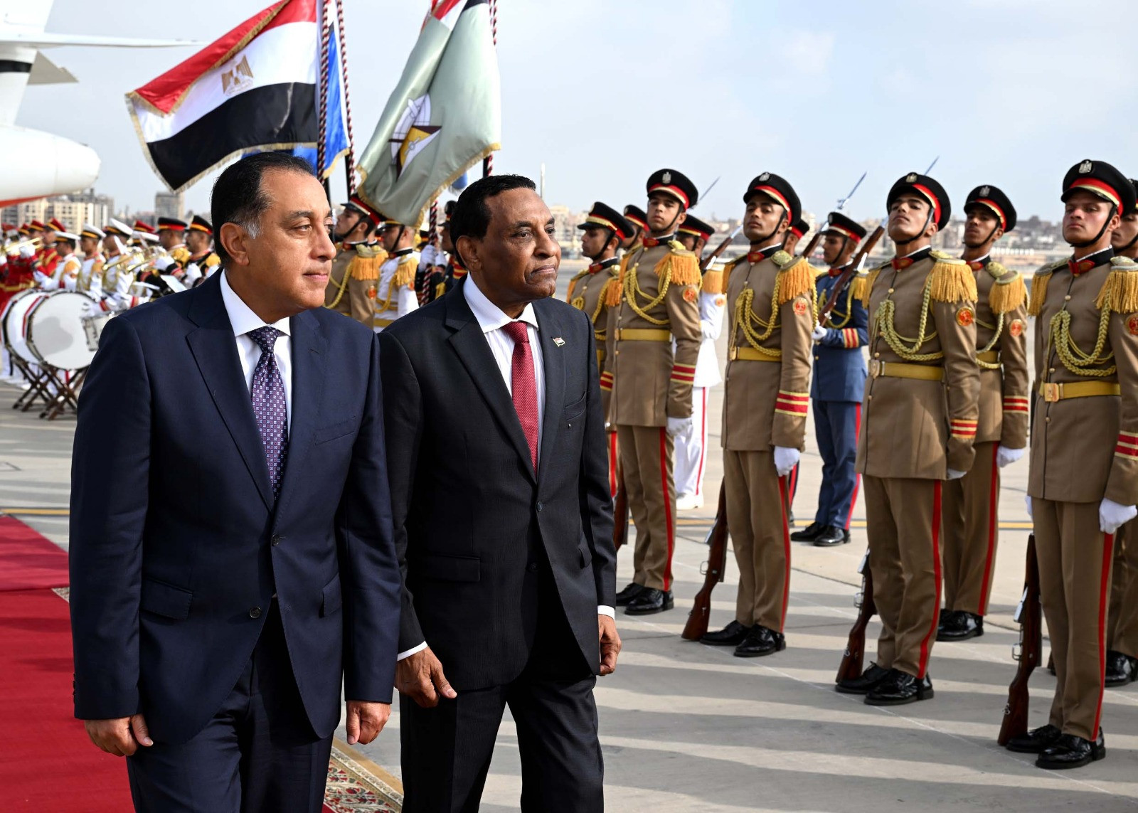 رئيس الوزراء يستقبل نظيره السوداني