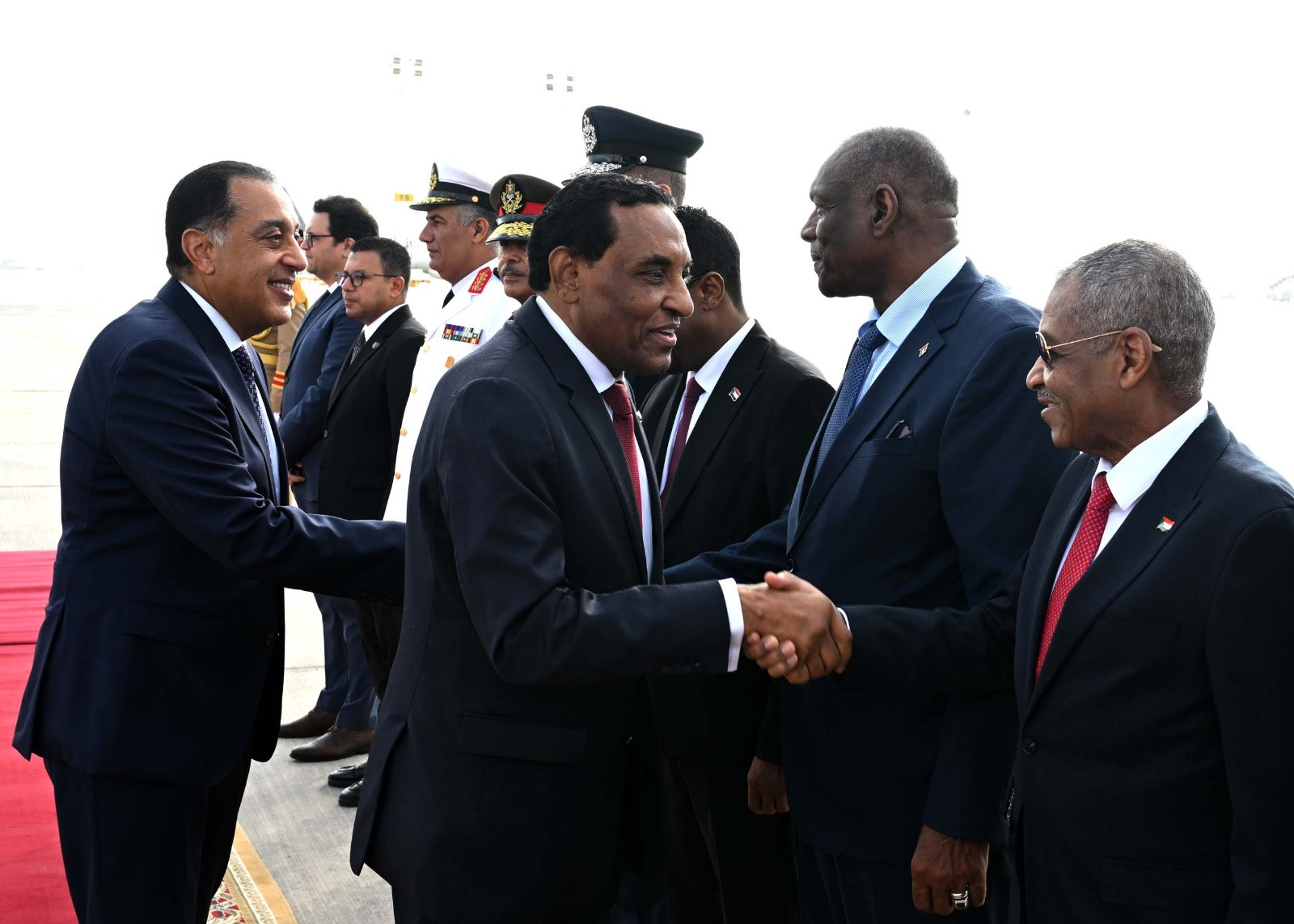 رئيس الوزراء يستقبل نظيره السوداني