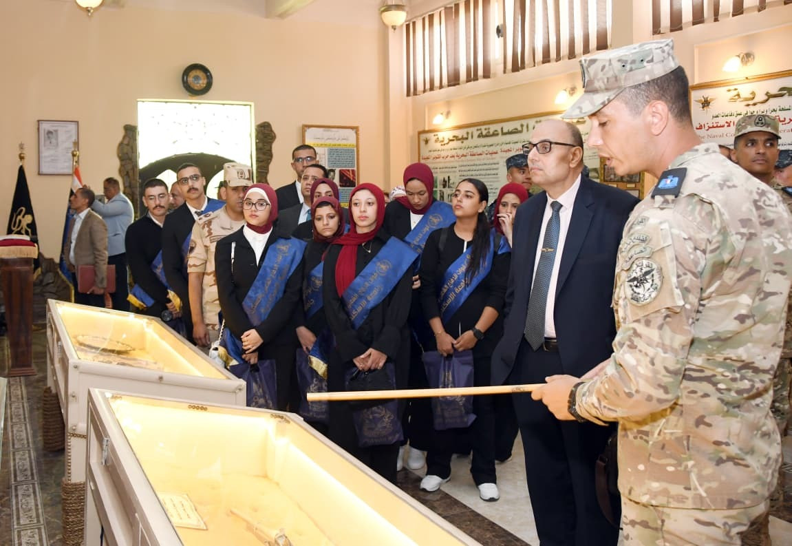 زيارة لإحدى الوحدات الخاصة البحرية