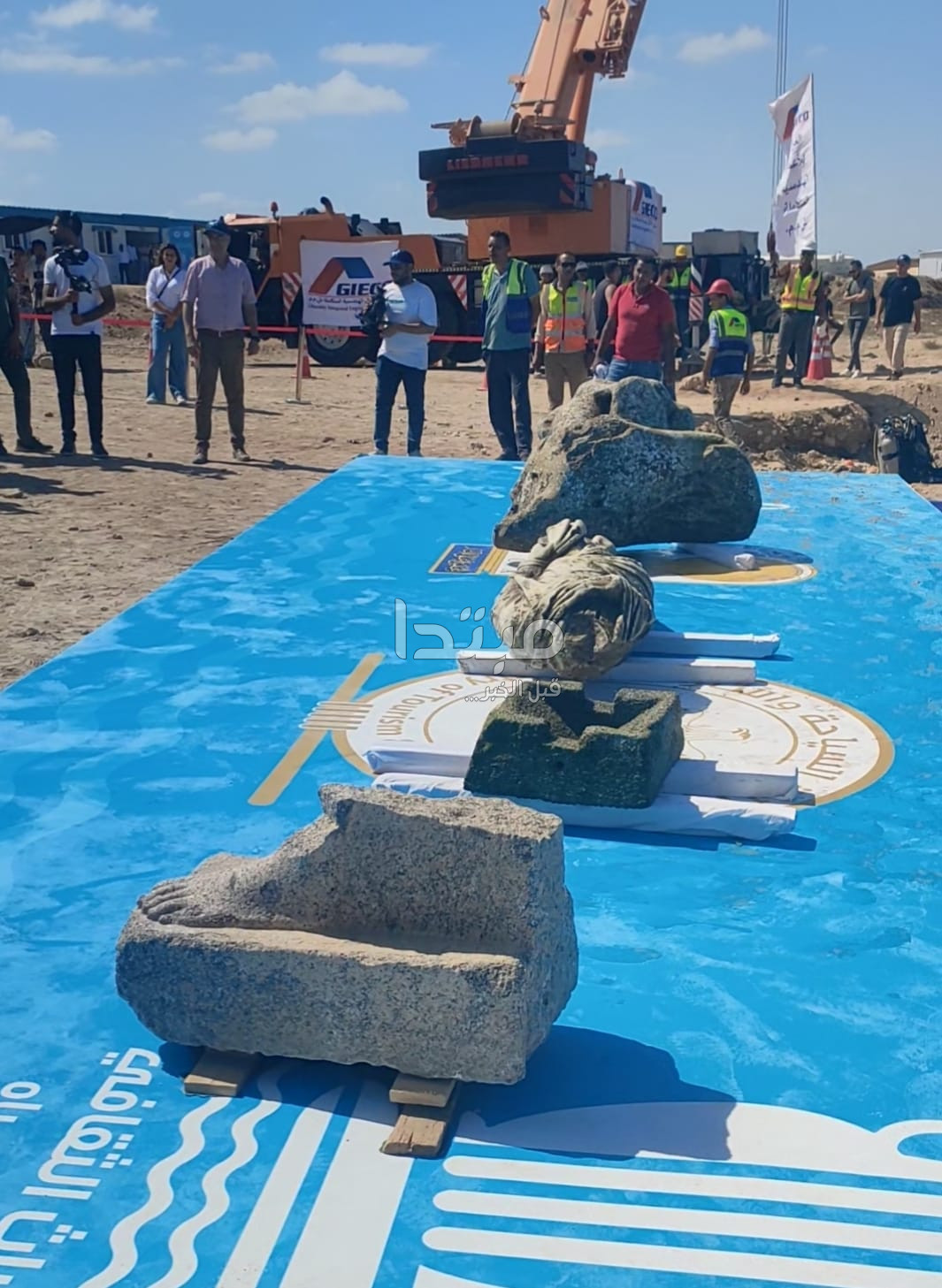 صور آثار مغمورة بالمياه