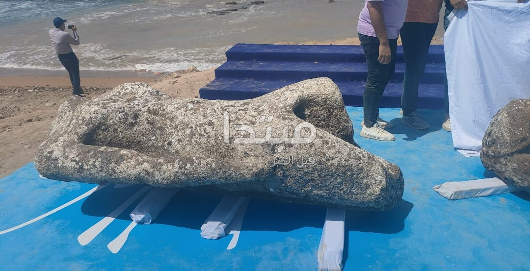 صور آثار مغمورة بالمياه