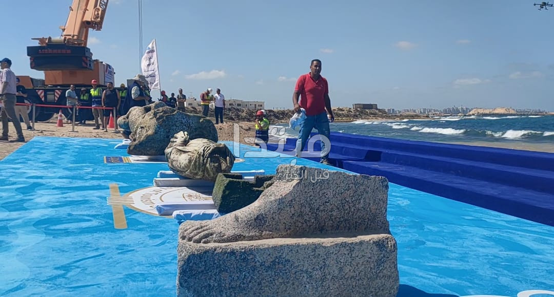 صور آثار مغمورة بالمياه