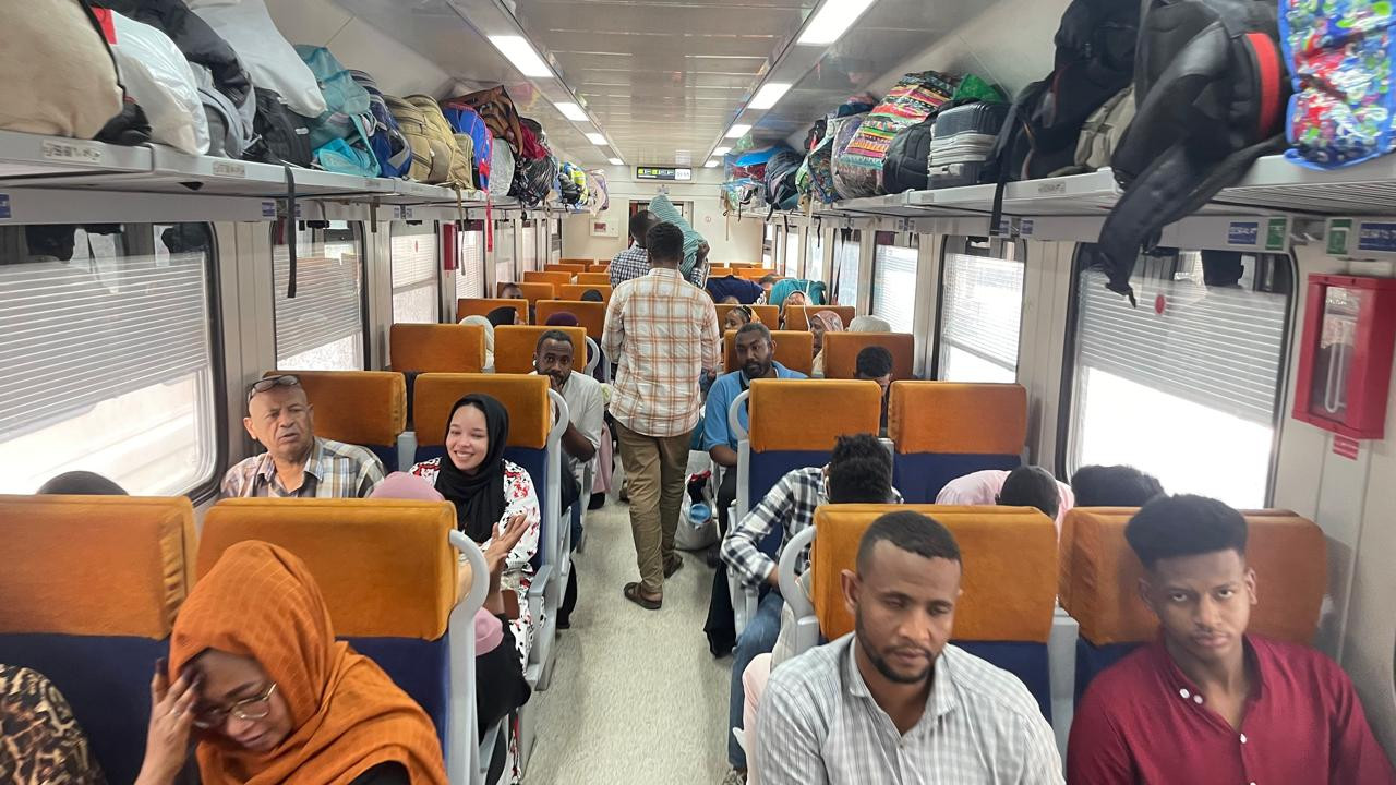 جانب من تواجد الأشقاء في محطة رمسيس