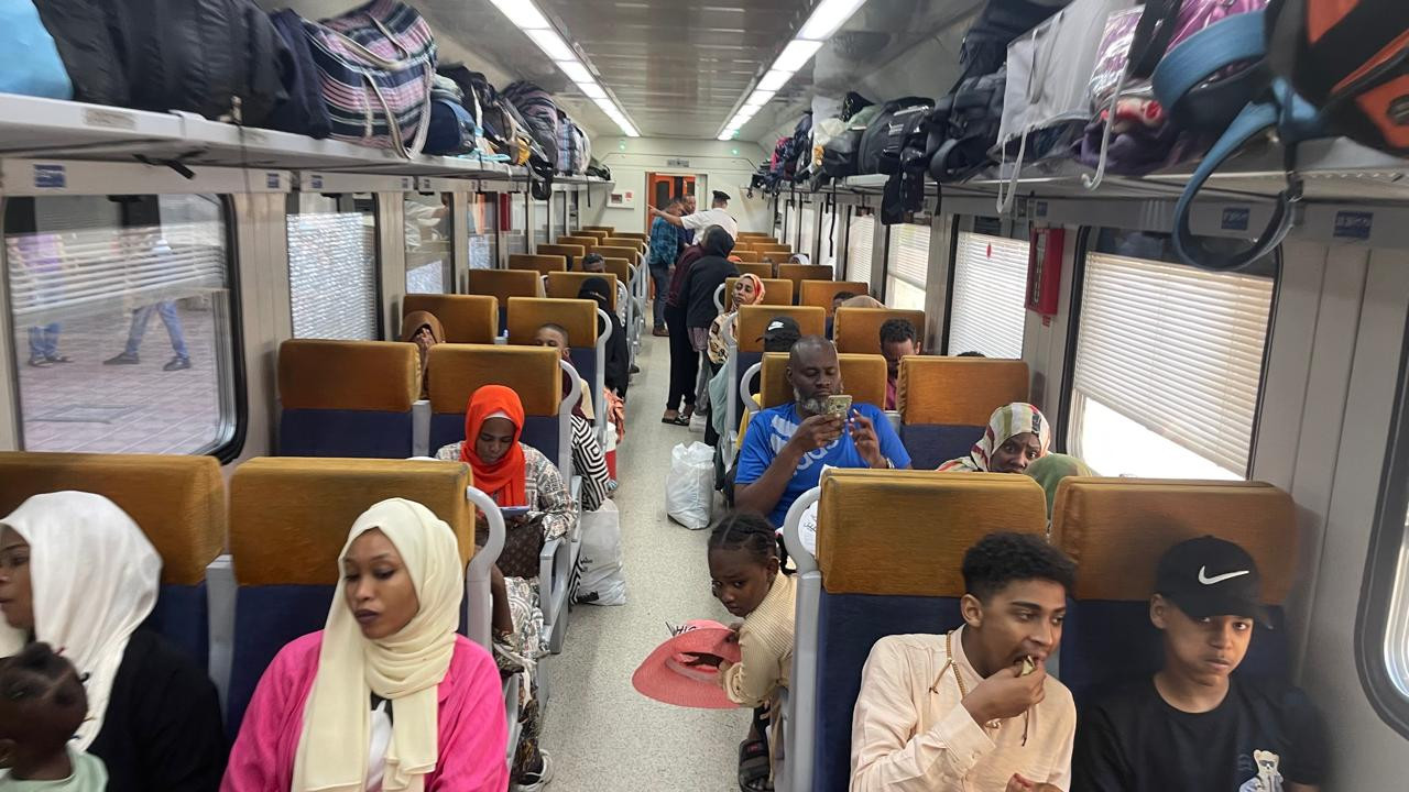 جانب من تواجد الأشقاء في محطة رمسيس