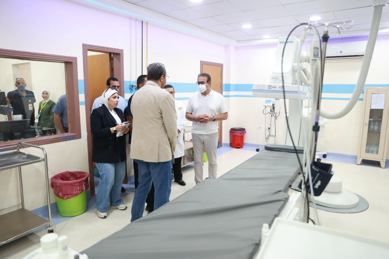 وزير الصحة يتفقد مستشفى قفط