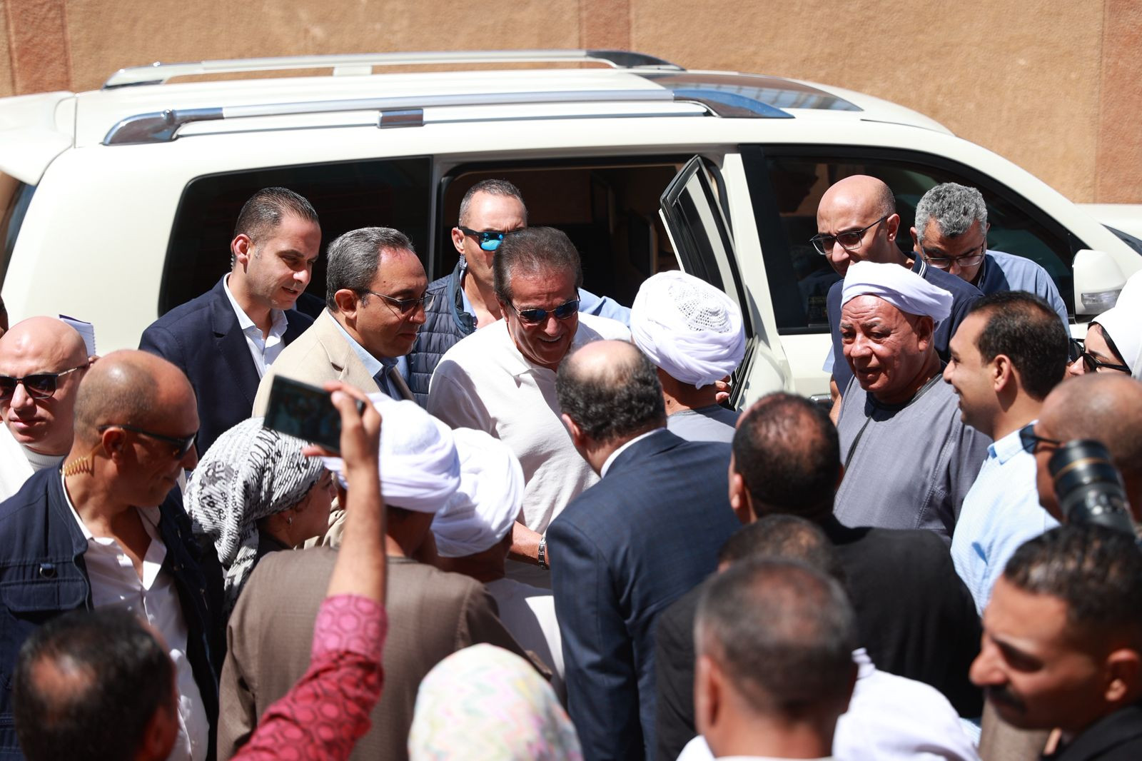 وزير الصحة يتفقد مستشفى قفط