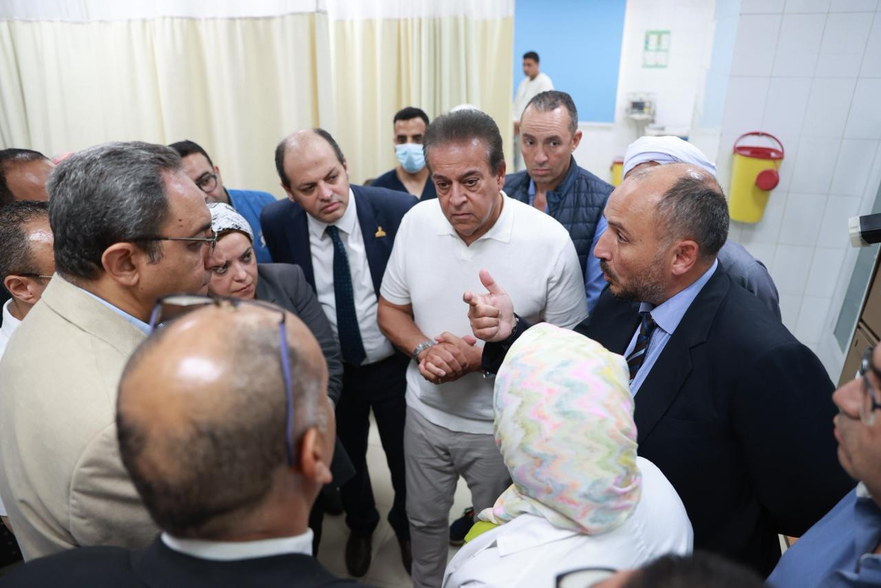 وزير الصحة يتفقد مستشفى قفط