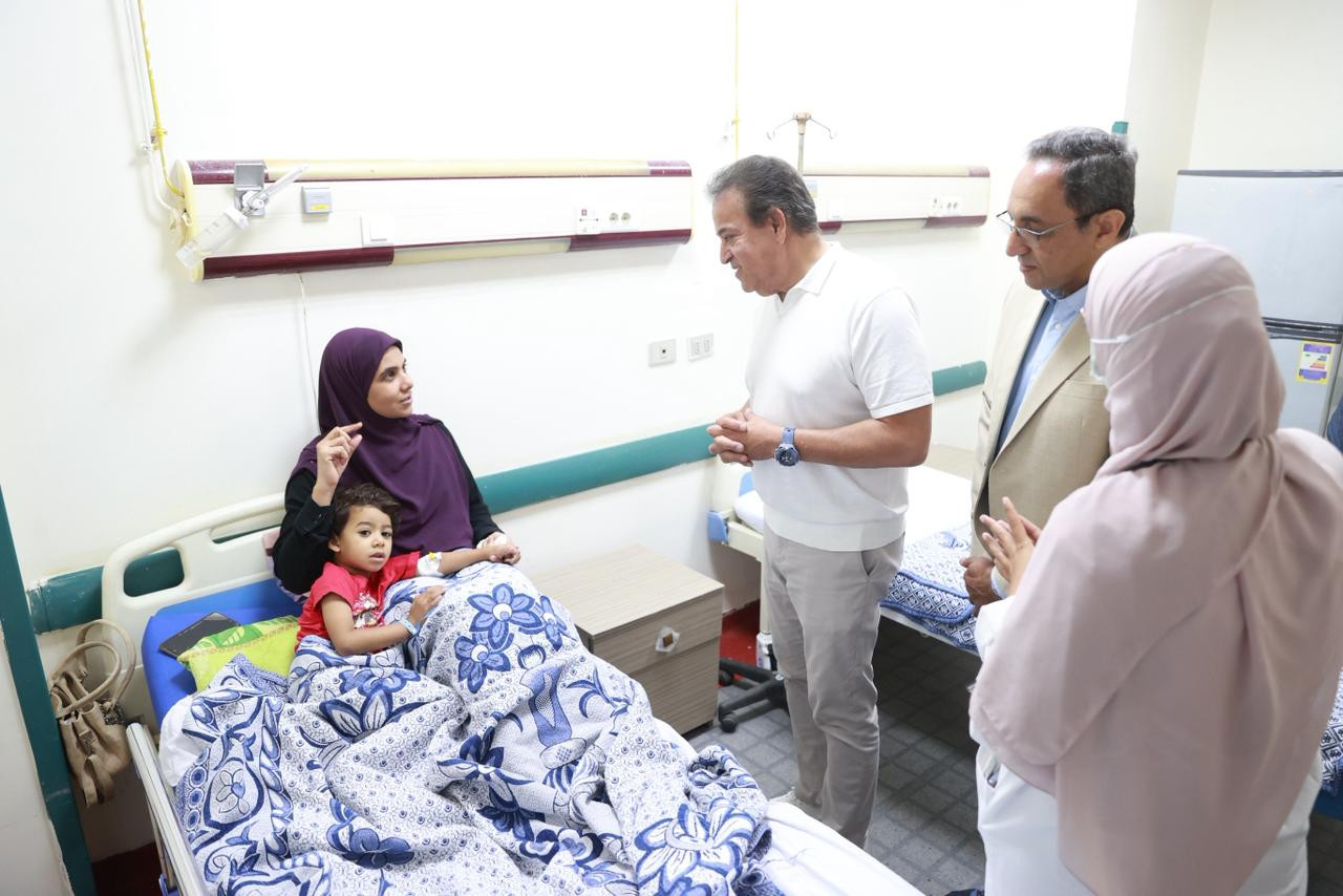 وزير الصحة يتفقد مستشفى قفط