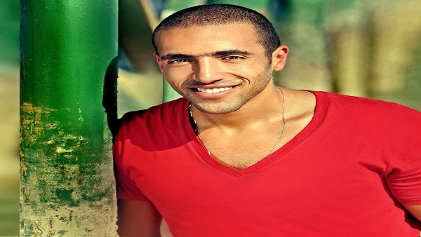 المطرب عمرو ستين