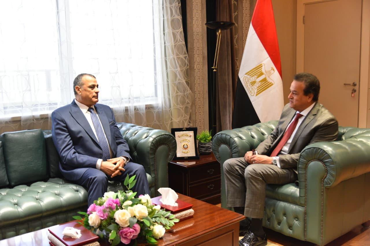 وزيرا الصحة والإنتاج الحربي