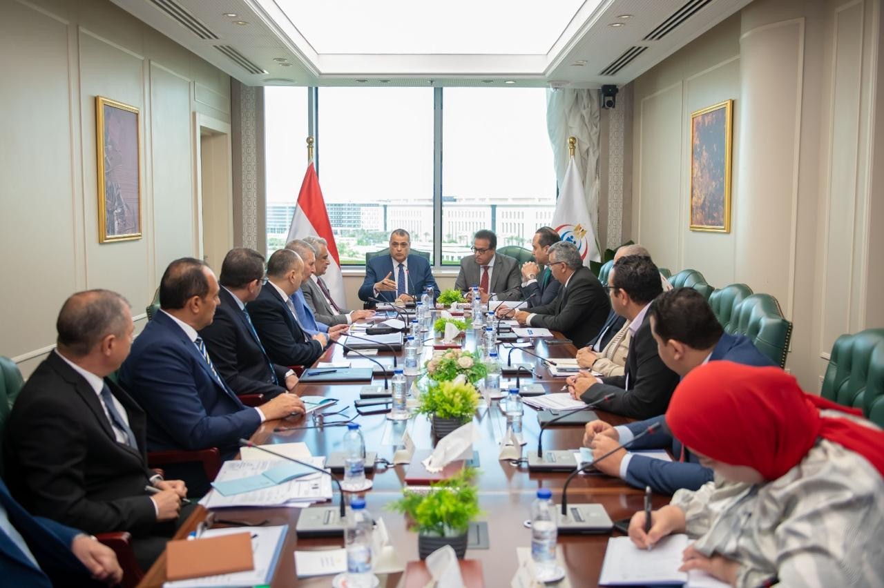 وزيرا الصحة والإنتاج الحربي