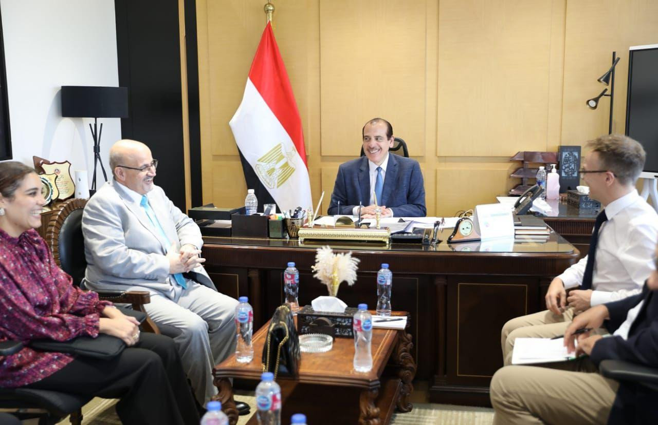وفد اللجنة الدولية المشتركة للاعتماد في مجال مكافحة مقاومة المضادات ال