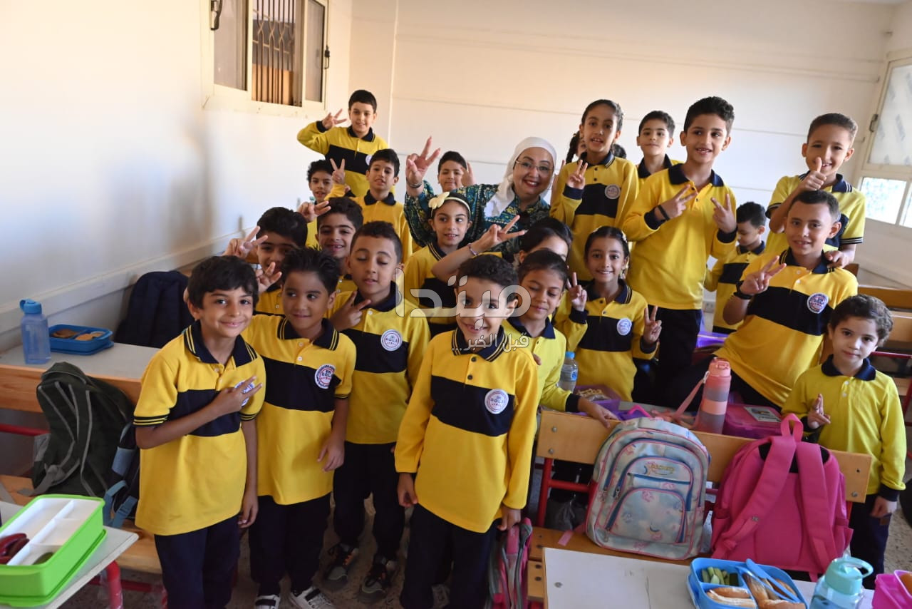طلاب مدارس أكتوبر