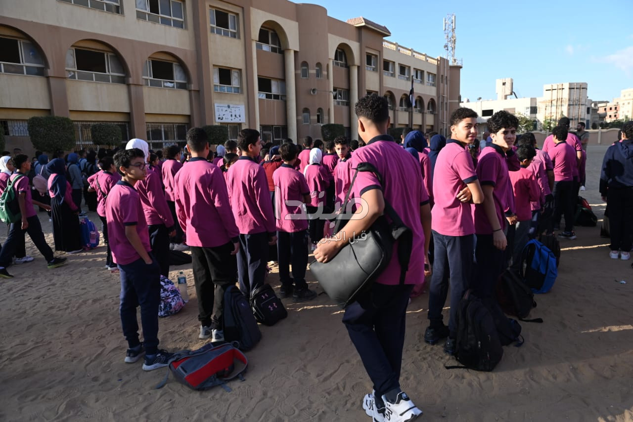 طلاب مدارس أكتوبر