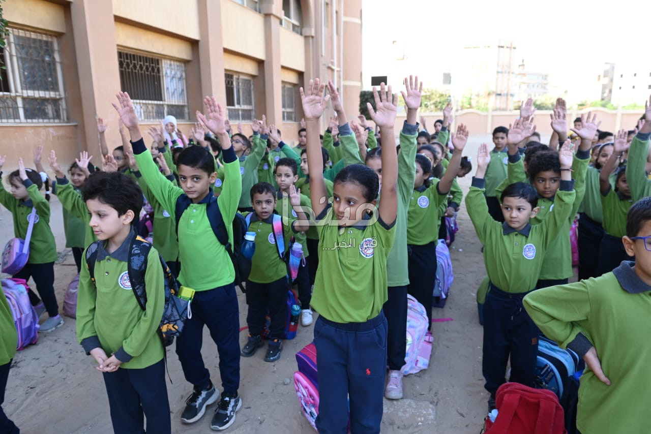 طلاب مدارس أكتوبر