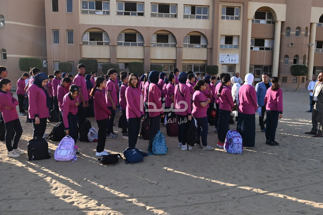 طلاب مدارس أكتوبر
