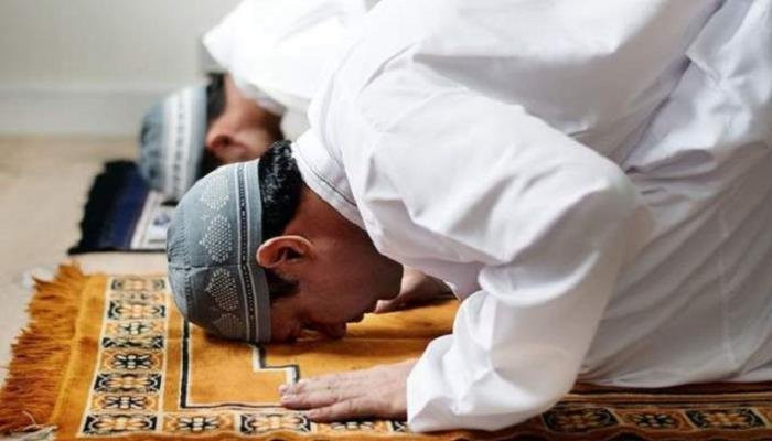 موعد أذان الظهر