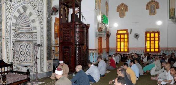 أئمة الأوقاف في خطبة الجمعة: غزوة بدر الكبرى نموذج للوحدة والانتصار في رمضان