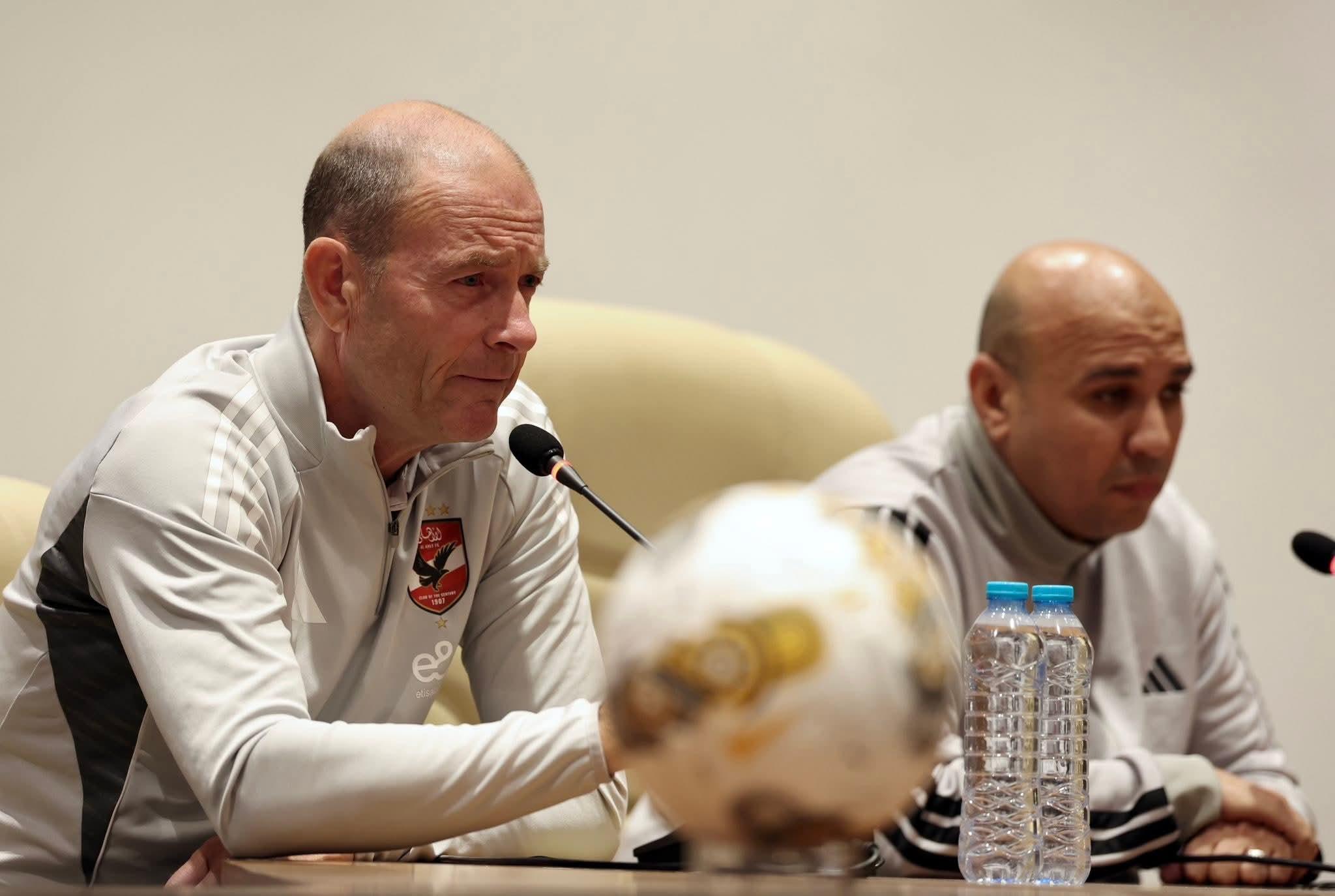 كامويش يطالب بدخول أجواء مباراة بيراميدز والزمالك في الدوري المصري