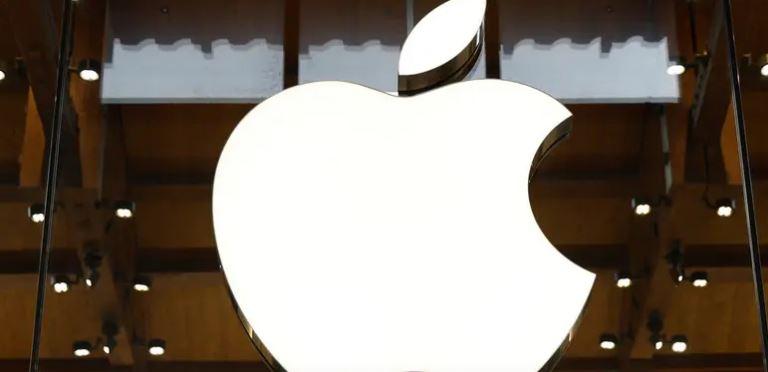 خطوة غير مسبوقة: أبل تدمج شاشة OLED وتقنية اللمس في MacBook الجديد