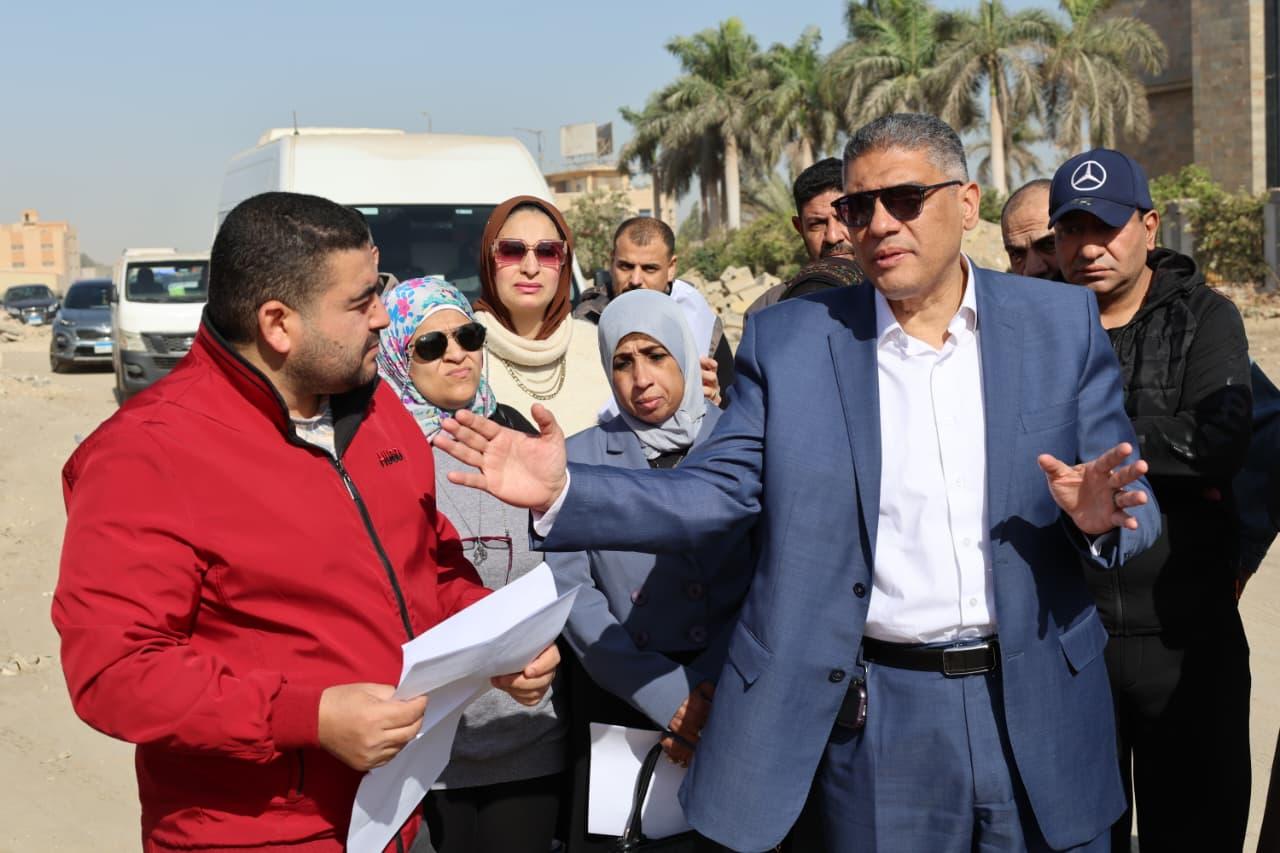محافظ الجيزة يتفقد مشروعات تطوير الطرق والبنية التحتية في المنطقة الصناعية بأبو رواش