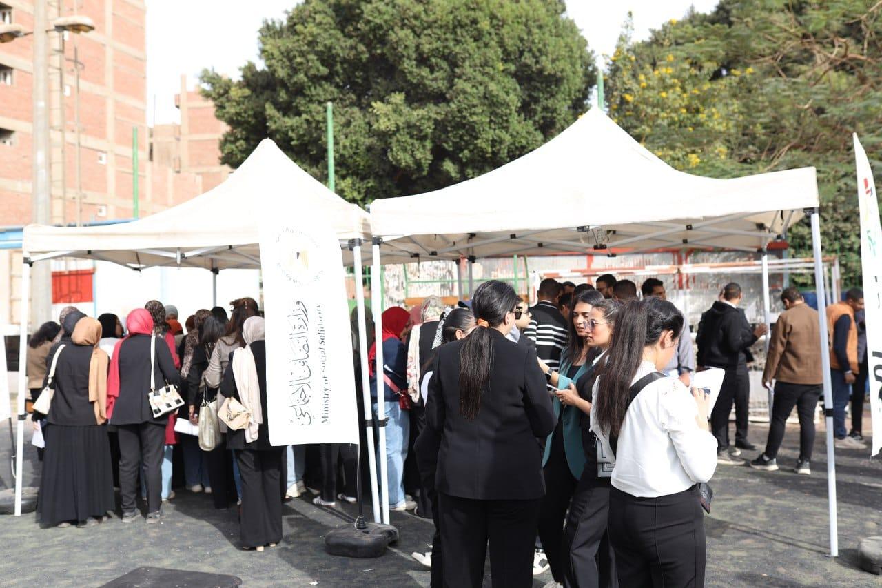 55 شركة تشارك في ملتقى توظيف مشروع برنامج اختراق سوق العمل بسوهاج