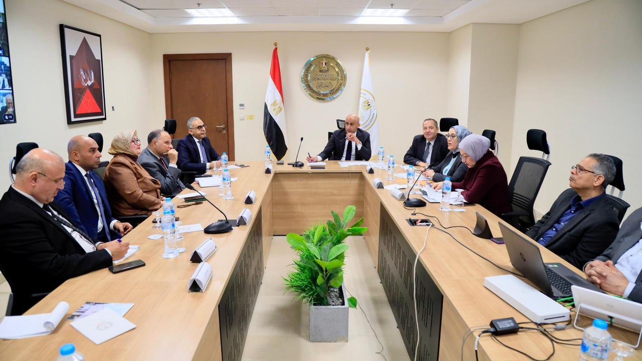 وزير التعليم يناقش خطة القضاء على الفترة المسائية بالمدارس الابتدائية