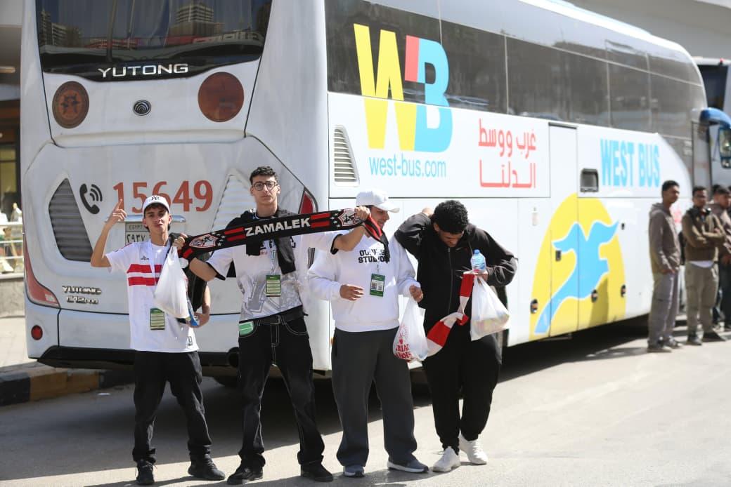 20 حافلة لنقل جماهير الزمالك إلى ستاد هيئة قناة السويس استعدادًا للمباراة