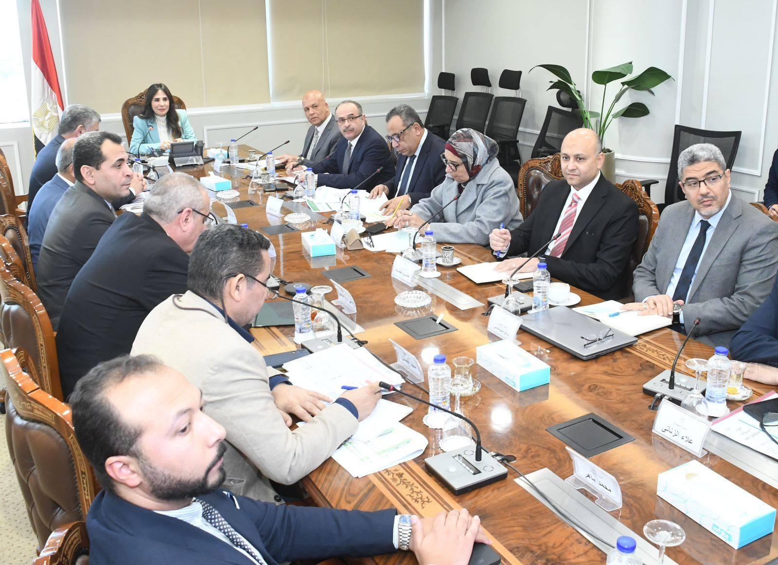 وزارة الإسكان تتابع معدلات إنجاز مشروعات حياة كريمة وتوجه بتكثيف العمالة