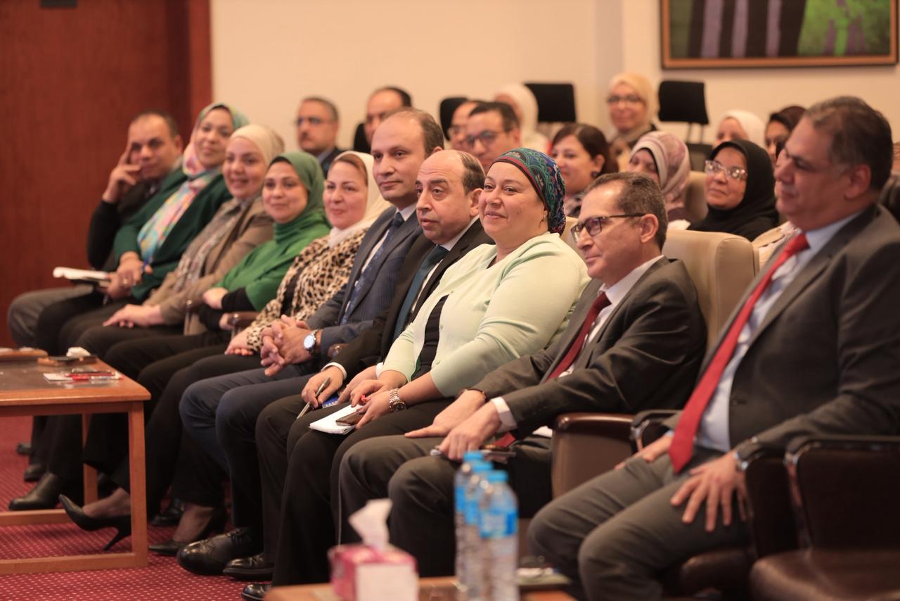 اجتماع وزير السياحة