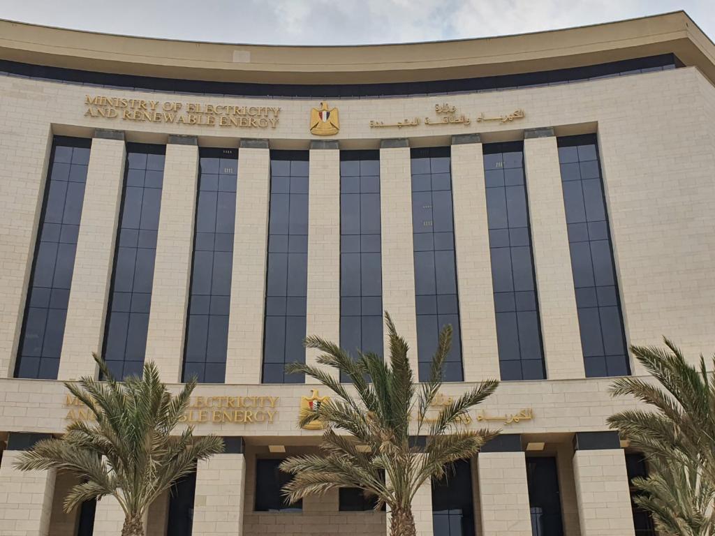 وزارة الكهرباء تعلن خطتها لتأمين احتياجات الطاقة خلال الأشهر المقبلة