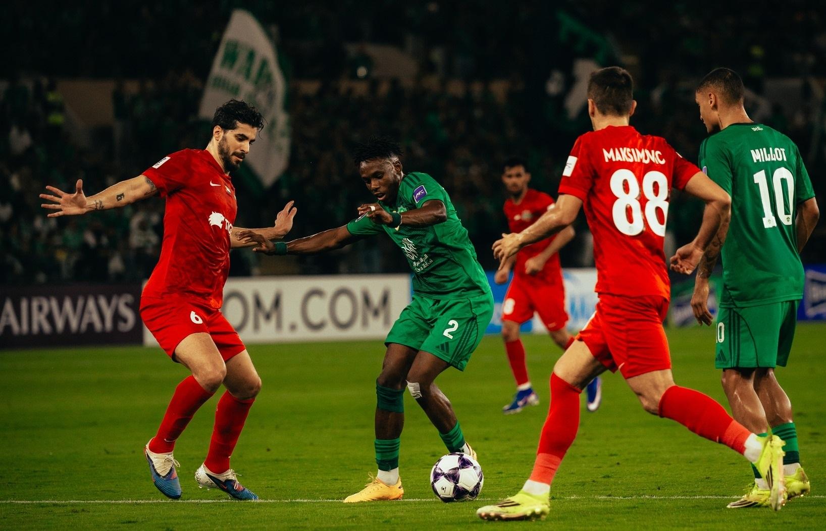 الأهلي السعودي يهزم شباب الأهلي 4-3 ويتأهلان لثمن نهائي دوري أبطال آسيا للنخبة