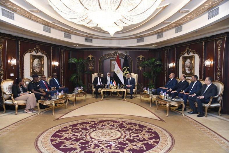 وزير الداخلية يستقبل نظيره الرواندي لبحث تعزيز التعاون الأمني المشترك