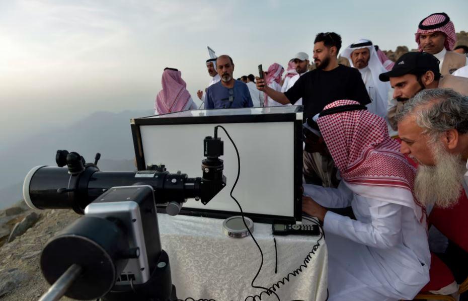 السعودية تبدأ مراسم استطلاع هلال شهر رمضان المبارك لعام 1445 هـ