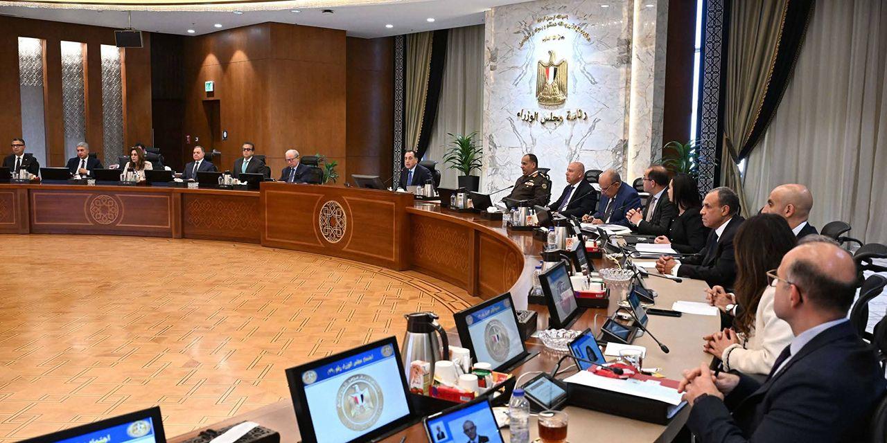 9 قرارات حكومية مهمة صدرت اليوم بشأن دعم المواطنين والقطاعات الحيوية