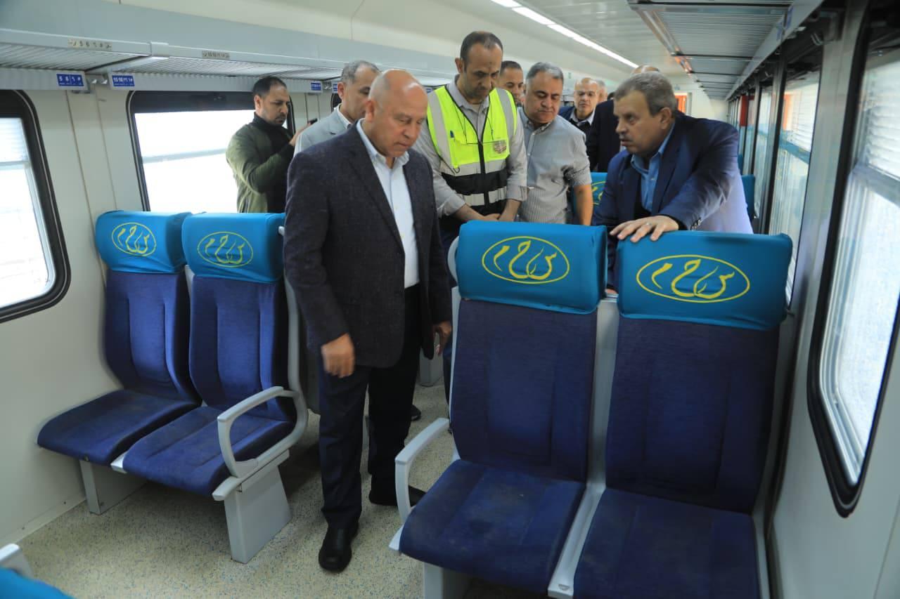 وزير النقل يوجه العاملين بالسكك الحديدية للتسابق لخدمة الركاب