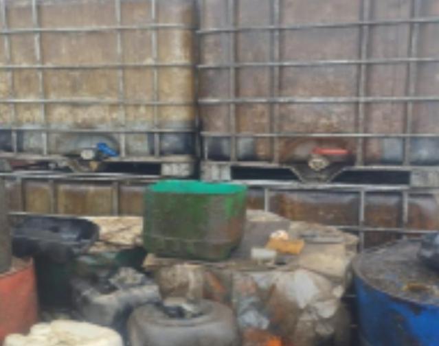 ضبط 30 طن زيوت سيارات معاد تدويرها ومغشوشة بالبحيرة في عملية أمنية
