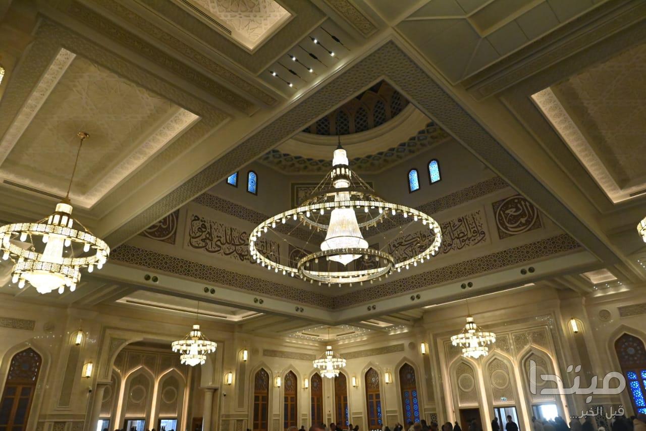 أول جمعة في رمضان من مسجد العزيز الحكيم بالمقطم: مشهد روحاني يملأ القلوب