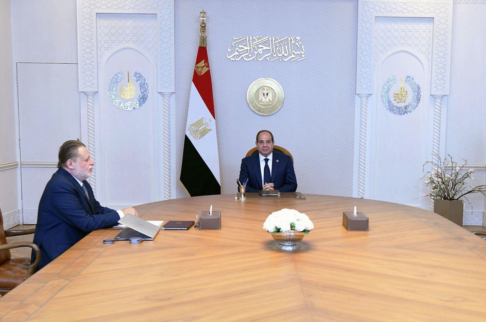 الرئيس السيسي يوجه باستمرار الحد من التضخم وضمان توافر السلع الأساسية