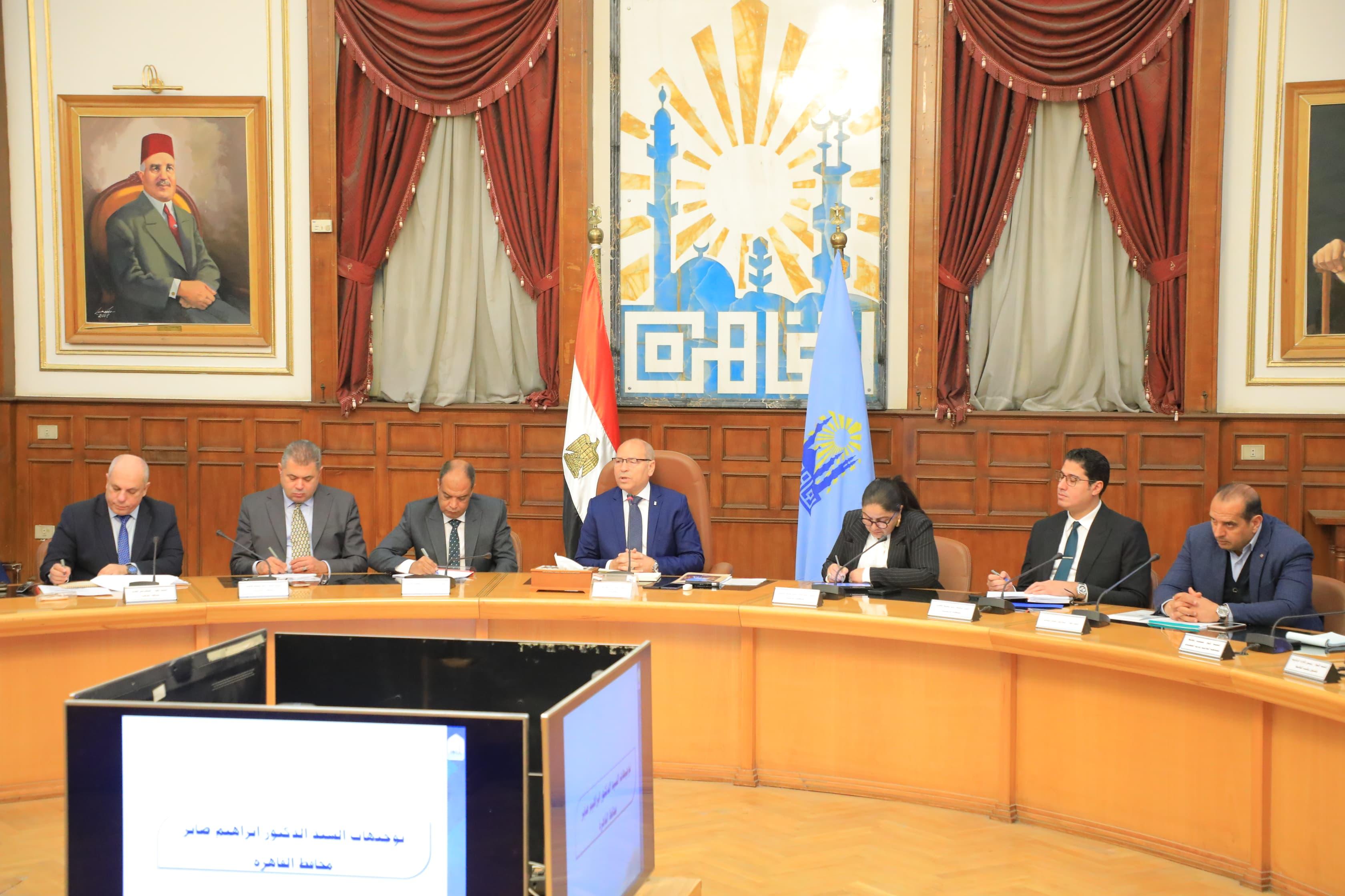 محافظ القاهرة يعلن تفعيل سيارات المراكز التكنولوجية المتنقلة في الأحياء
