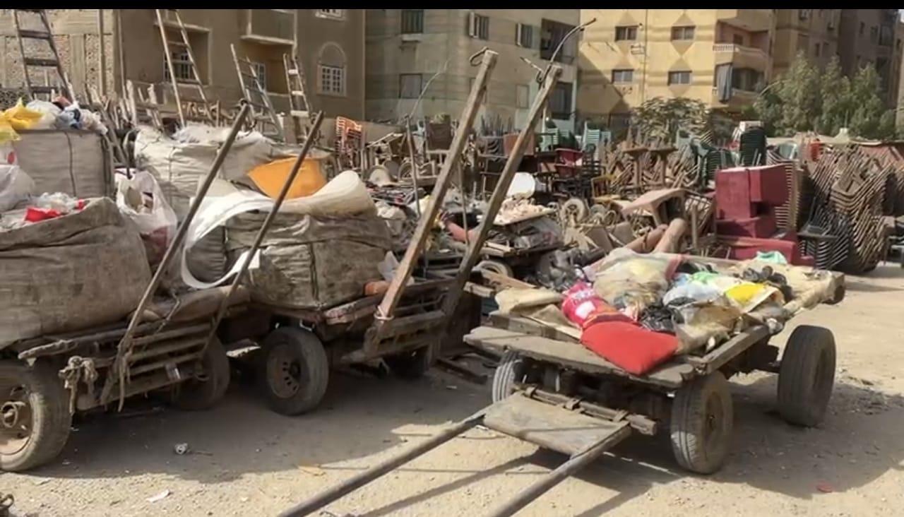 محافظ الجيزة يعلن ضبط 57 عربة كارو وتروسيكل خلال حملة مكثفة ضد النباشين والفريزة