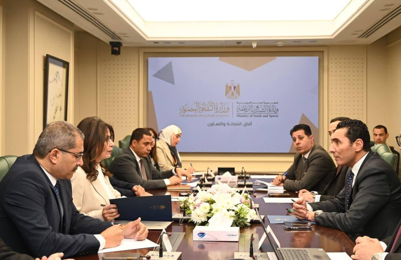 وزير الثقافة والشباب يبحثان بدء دعم جيلي ألفا وZ تنفيذاً لتوجيهات الرئيس السيسي