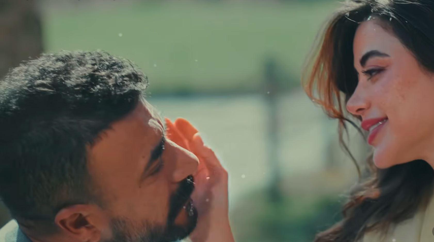 الحلقة 11 من مسلسل علي كلاي: رامي جمال يغني سر سعادتي للعوضي ويارا السكري