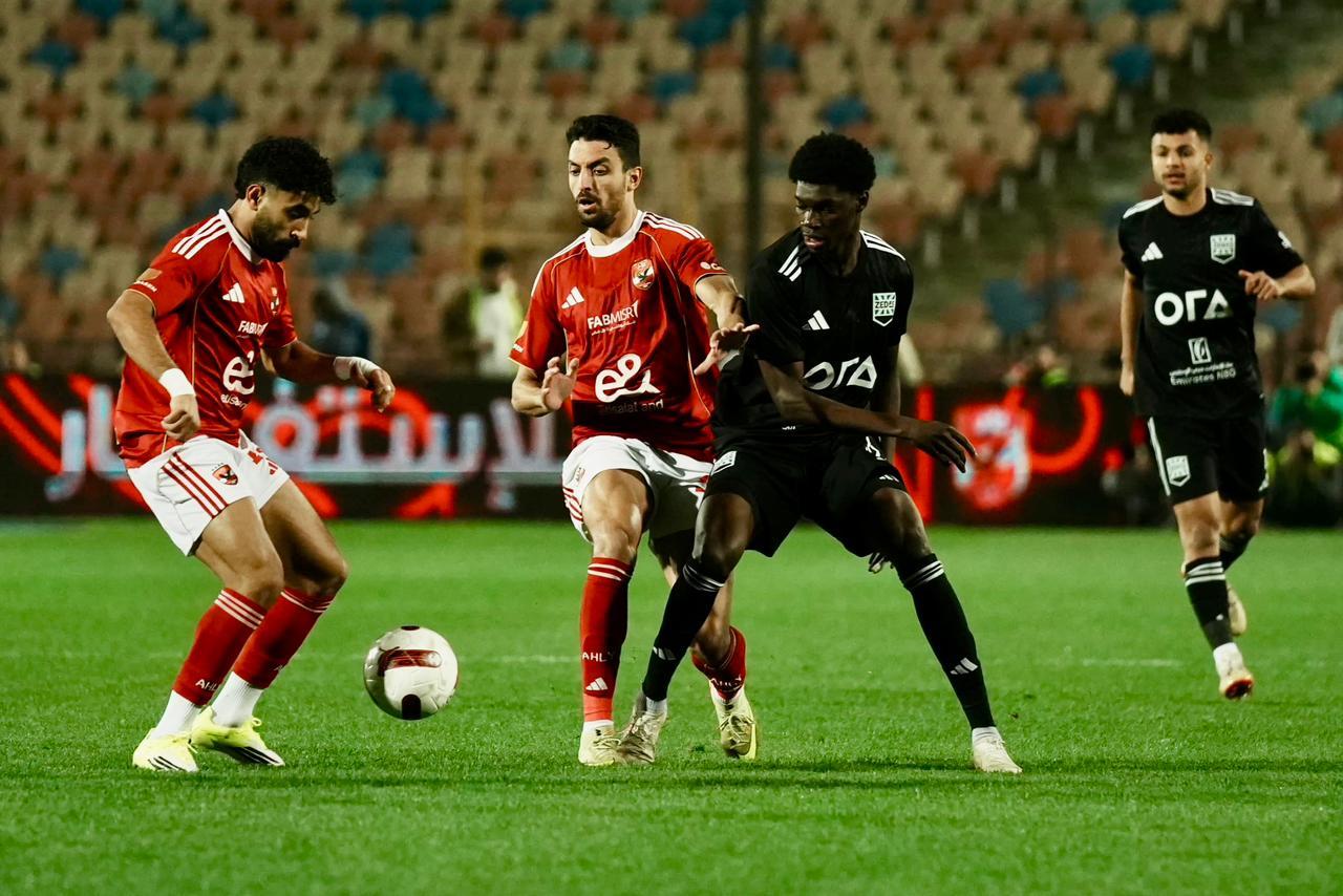 الأهلي يضيع فرصة الصدارة في الدوري المصري بتعادل صعب مع زد