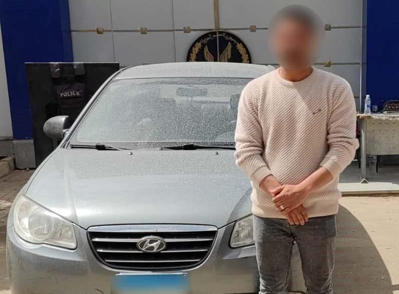 ضبط قائد سيارة بتهمة أداء حركات استعراضية خطرة في الفيوم