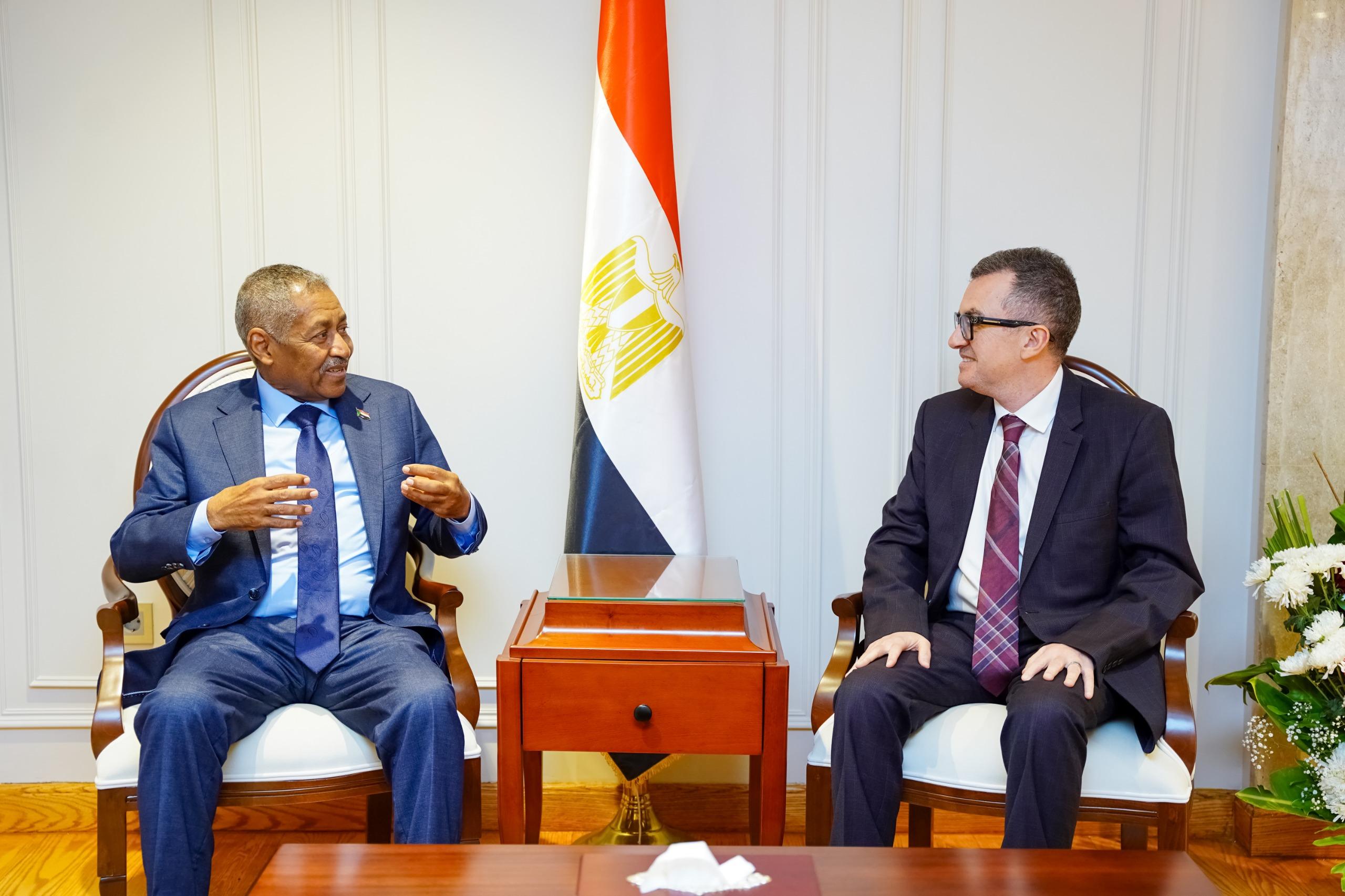 وزير التخطيط: مستعدون لدعم بناء القدرات البشرية وإعادة الإعمار في السودان