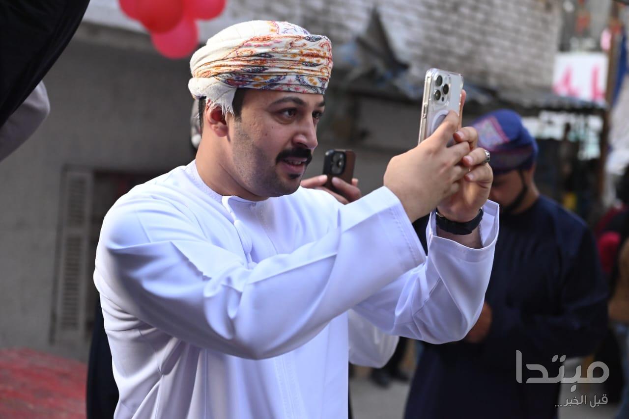 بـ زي خليجي وضحكة مصرية.. العرب يشتركون في حفل إفطار المطربة 2026